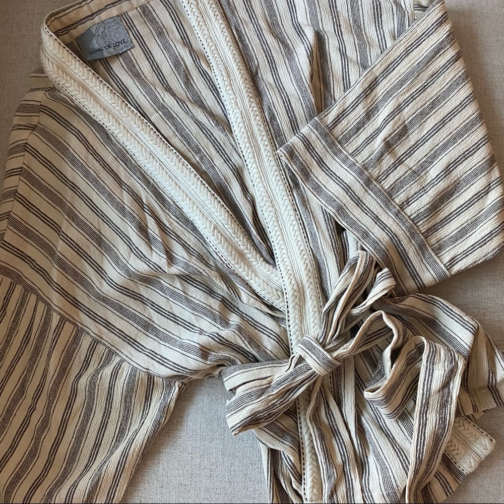 Song of love kimono cropped robe